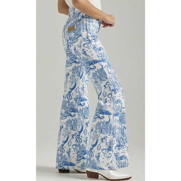 Free People Wrangler Wanderer FLARE JEAN IN SAILING SEVEN SEAS IN Nautical - Picture 2 of 12